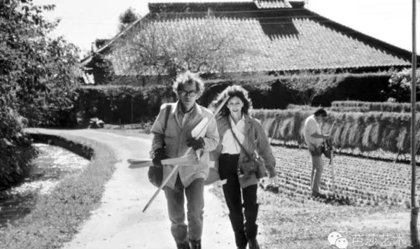 这对夫妇携手走过51年，以“包裹”山川见证爱情