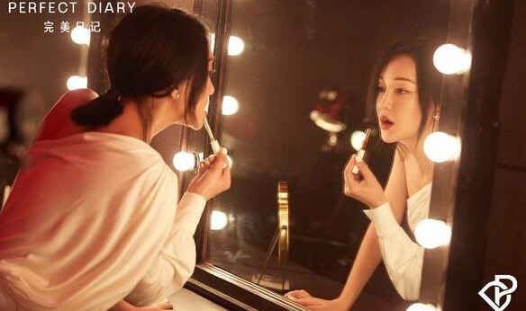 完美日记品牌全球代言人周迅 出色演绎女性力量