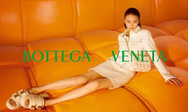 Bottega Veneta甄选橙橘色单品打造2022新春系列