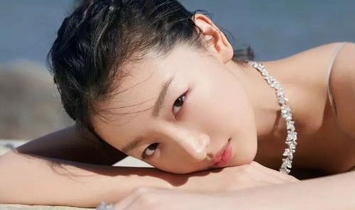 周冬雨自封“太娘”？饱满清透的好肌肤第一个不服！