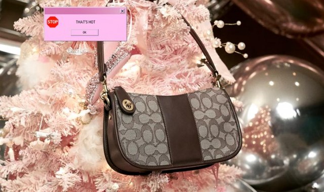 Coach推出假日特别系列Swinger手袋