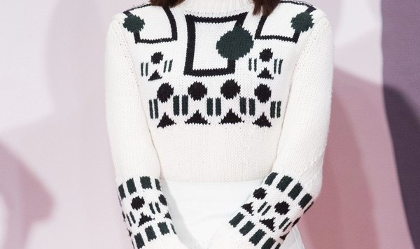 刘诗诗 穿上毛衣裙，娇妻一秒变少女！