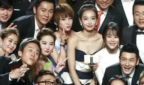 吴亦凡佟丽娅蒋劲夫，巴塞尔表展迎来最强明星阵容