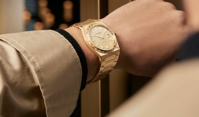 真挚“芯”意 鸿运翩至 江诗丹顿节日季甄选