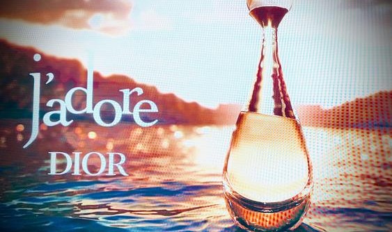 在Dior，赴一场“穿越时空”的旅行