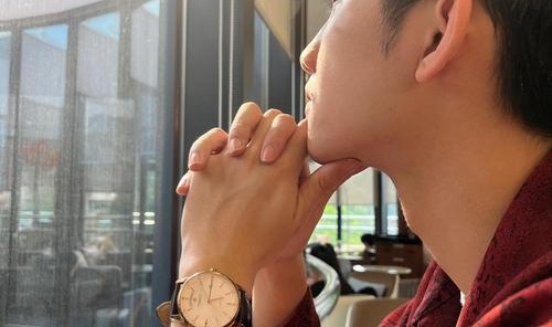 罗晋“转行”钟表师？在TANGIN天珺表瑞士工坊，看小爷组装手表