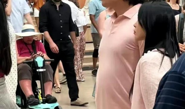 明星身边全是“骗子”？这个节目真的很敢讲……