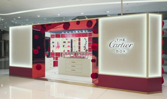 卡地亚#红盒满爱限时体验空间三亚揭幕