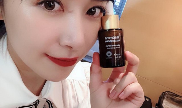 美了20年的高圆圆终于透露保养之道！把自己穿成外科医生才能下厨？