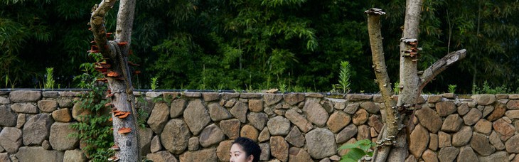 CARVEN 携手杨采钰演绎“纷”然而至的法式优雅