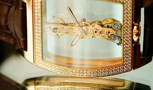 与众不同，奢华优雅，CORUM昆仑表金桥系列腕表