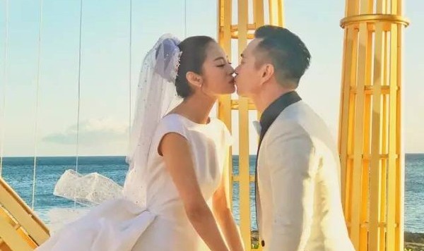 每日星范 | 安以轩 选件小婚纱做嫁衣,谁说婚纱一辈子只能穿一次!