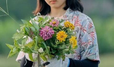 一路逆袭的妹妹，用基础款惊艳了！