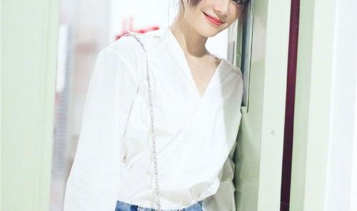 袁姗姗的“烟盒”有点酷！【当红新手袋】