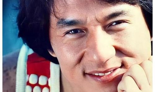 成龙：普通的神