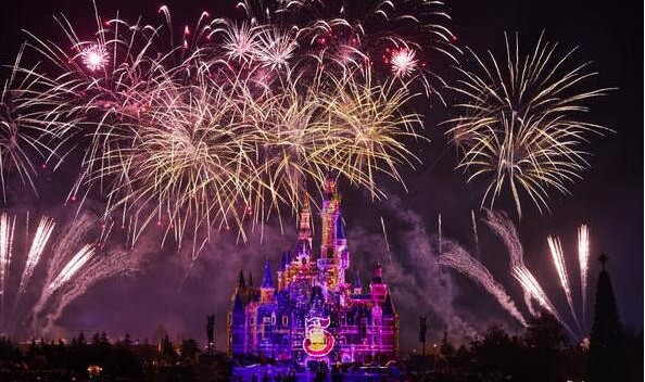 上海迪士尼度假区揭晓五周年庆典标志