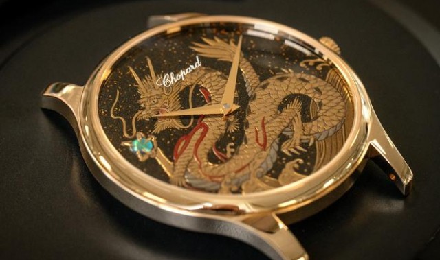 萧邦发布2017农历鸡年限量莳绘腕表