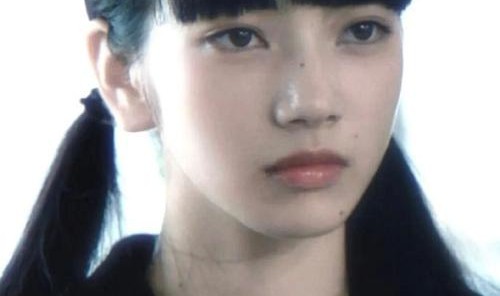 你以为的小松菜奈“厌世脸”,却是菅田将晖眼中的爱!