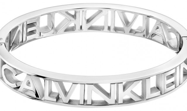 李艺彤恣意挥洒CALVIN KLEIN 2020腕表首饰 发卡少女倾献春之礼赞