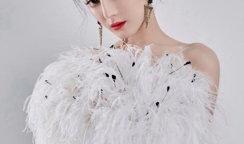 叩叩叩，请问我定制的迪丽热巴同款白嫩肌到货了没？