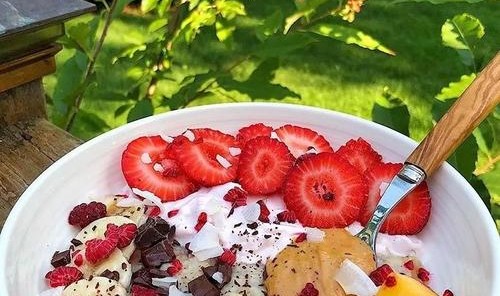 秋膘易贴不易减！刘雯手里这杯绿色果汁我干了你随意