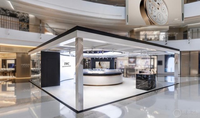 IWC万国表北京侨福芳草地购物中心中庭呈献飞行员主题巡展 张若昀惊喜现身开幕现场