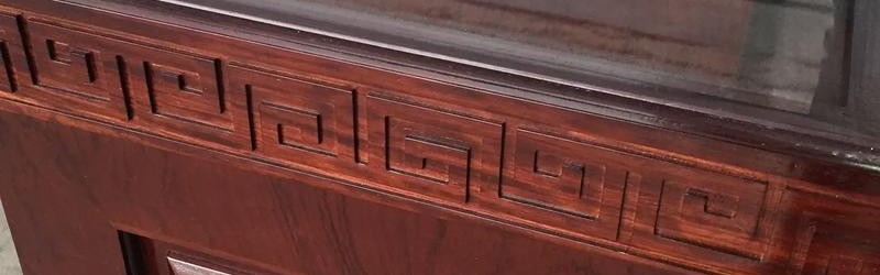 木制展柜图片,木制货架延长使用年限