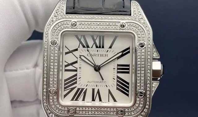 卡地亚新款大号山度士配渐变蓝盘，5万元