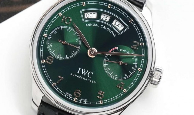 YL万国葡萄牙万年历，全新耀眼绿盘