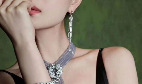 和倪妮聊高光，和刘昊然聊祛痘，这届明星都是种草小能手！