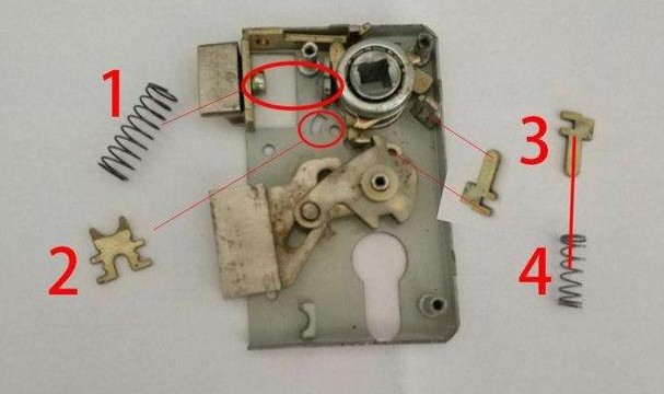 简单密码锁内部结构拆解图,防盗门锁锁芯拆卸流程如下