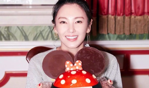 张雨绮脸够小，确定只用了刮痧板没动过刀？