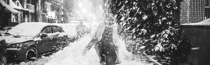 当摄影师遇上讨厌镜头的女友,依然能捕捉到她最迷人的一面!