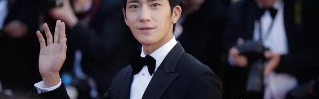 知世故而不世故，出道十年，井柏然仍是自在如风的少年