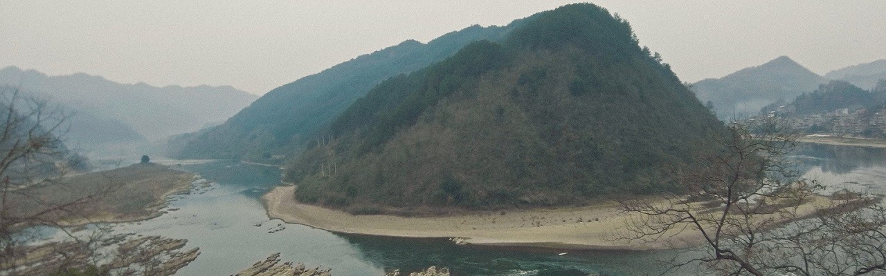 SHIATZY CHEN 夏姿・陈 巴黎大秀 携手7位非遗匠人 探寻传统苗绣的现代演绎