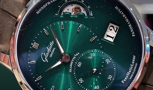卓凡工艺典范：格拉苏蒂原创PanoLunarTourbillon 偏心月相陀飞轮腕表-限量版