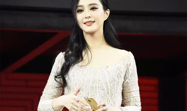 每日星范|范冰冰 总裁求合影全因这条裙!