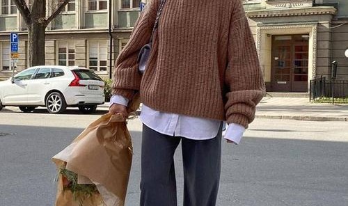 为什么街拍里的毛衣都那么时髦？因为它们都是超大号！
