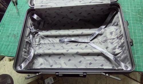 苏州拉杆箱热卖,苏州专业修鞋工厂承担修理女性行李箱工作