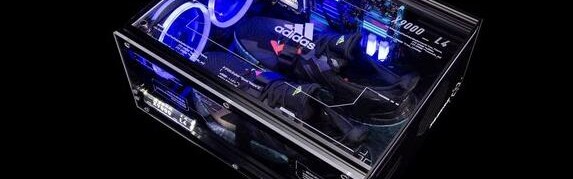 阿迪达斯推出X9000系列跑鞋 致敬赛博朋克美学