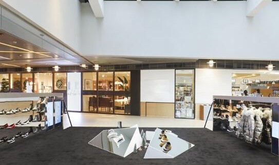 GEOX冬日幻境限时展览 延续呼吸之“履”,打造都市梦幻圣诞