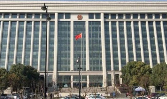 江歌案审判,保姆纵火案开庭,正义总在迟到,父母不曾放弃