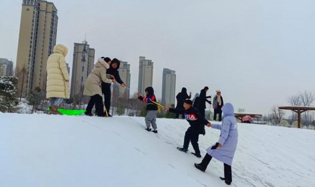 2020年小寒迎来大雪纷飞，户外溜溜穿什么好呢？_1