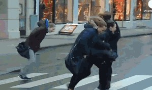 就现在，你需要一条不怕大风吹的针织裙！