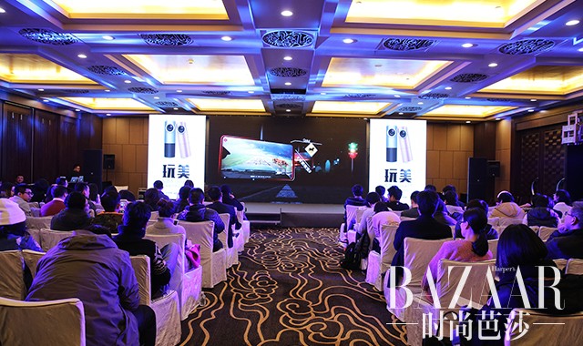 和口红一样大小的时髦货,完美的2016从这样的一只行车记录仪开始