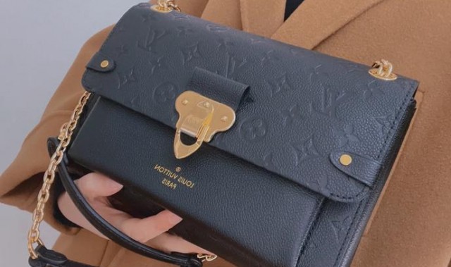 女包厂商,开包店最大问题是货源!网上批发lv包包