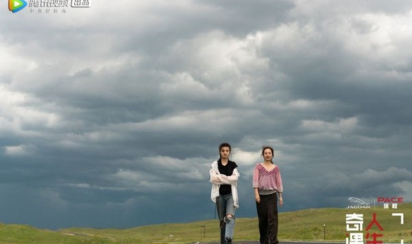 春夏追着龙卷风到处跑，鲜活而旺盛的生命不需要任何矫饰