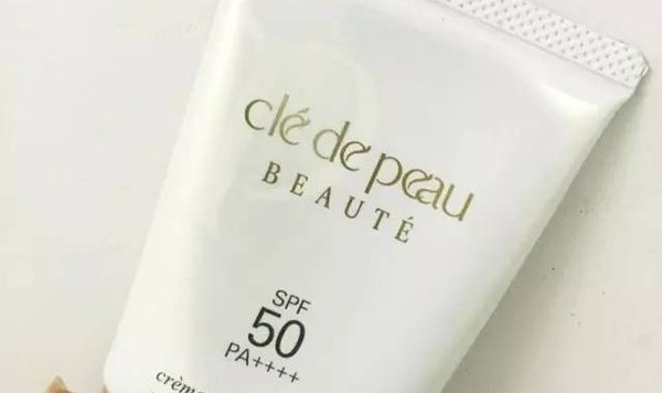 芭姐闺蜜团｜说到平价又好用的防晒，她们竟然都在用这7款！