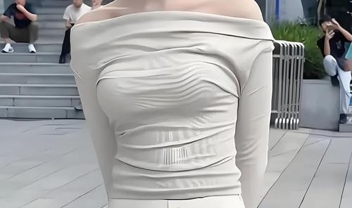 33岁，出道13年，她终于火出圈了？