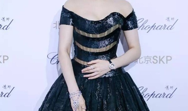 范冰冰 穿上露肩礼服,冰冰就是全宇宙最美的那个!